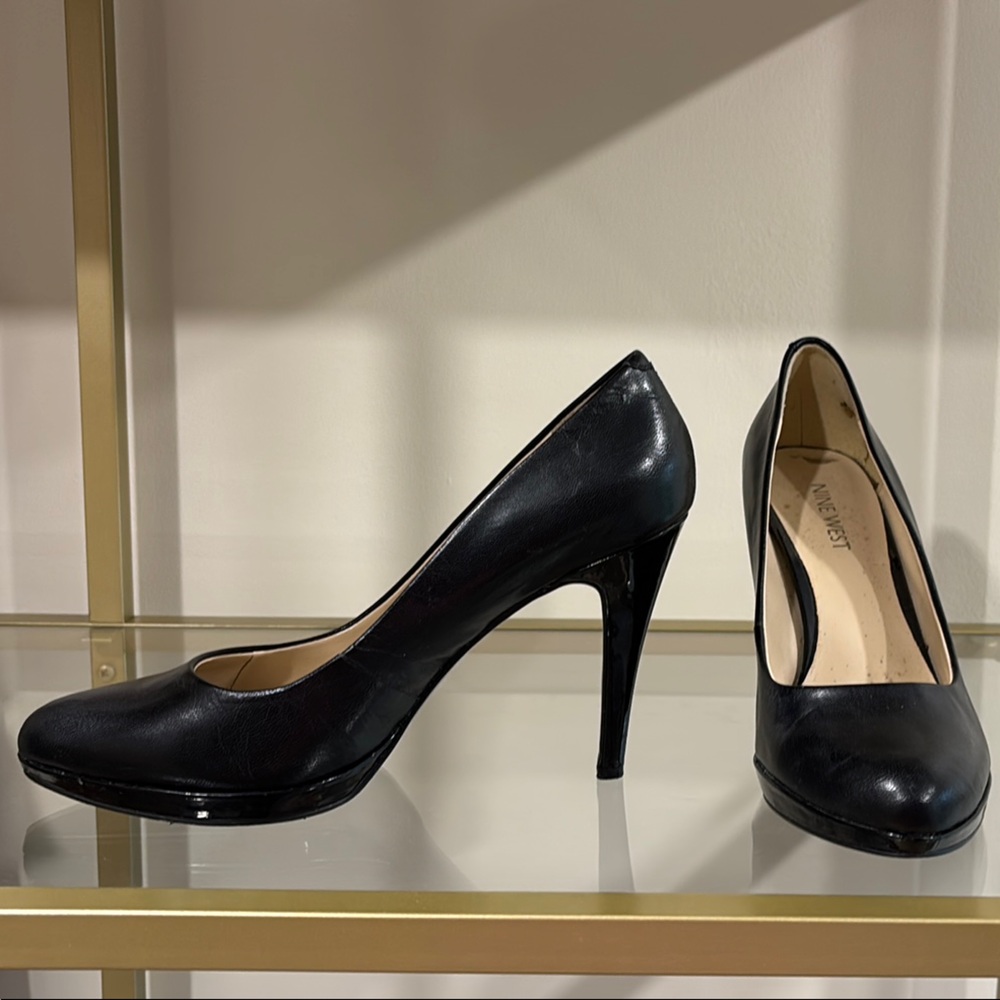 Nine West Black Classic Heels Sleek Design